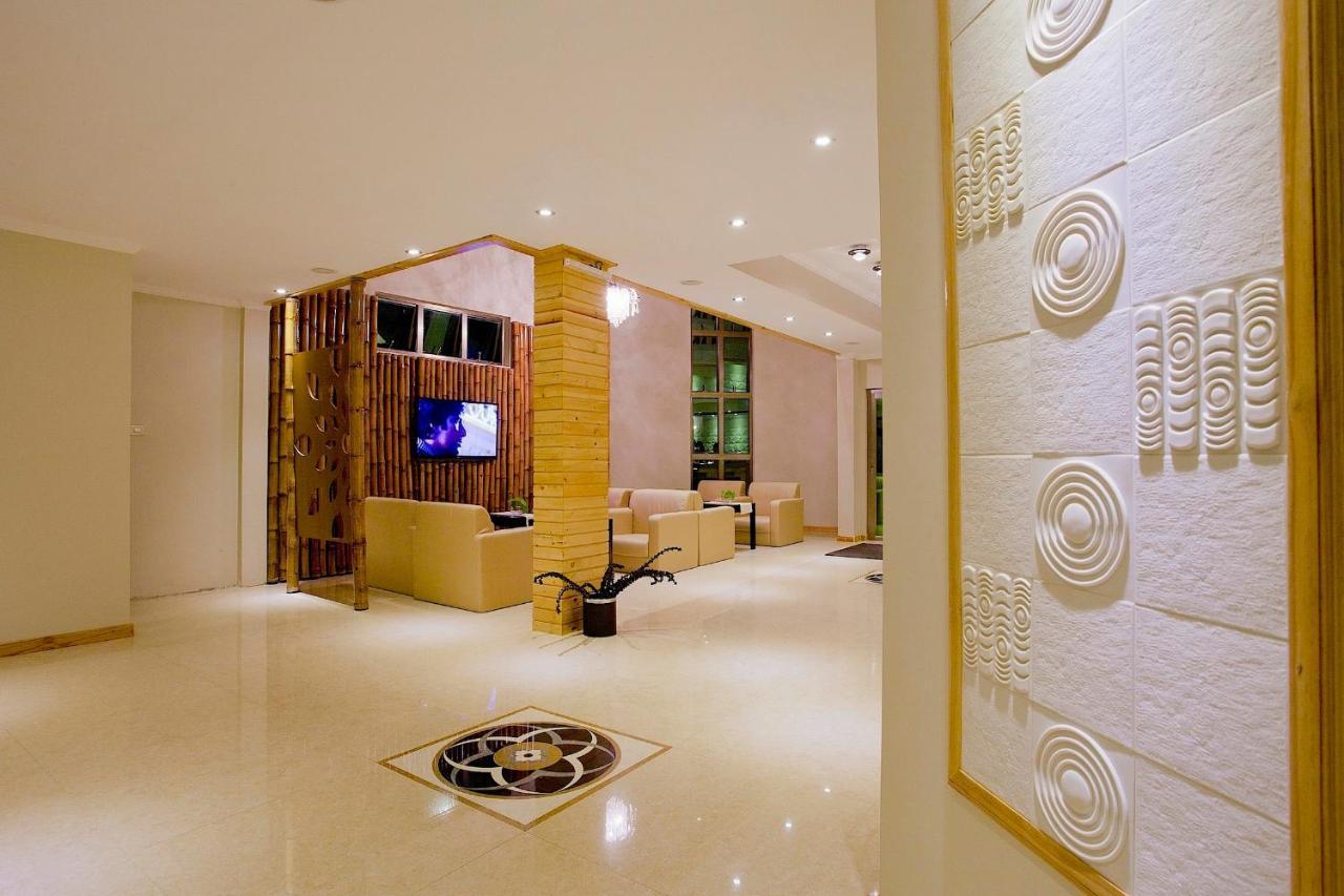 Kaani Beach Hotel At Маафуші Екстер'єр фото